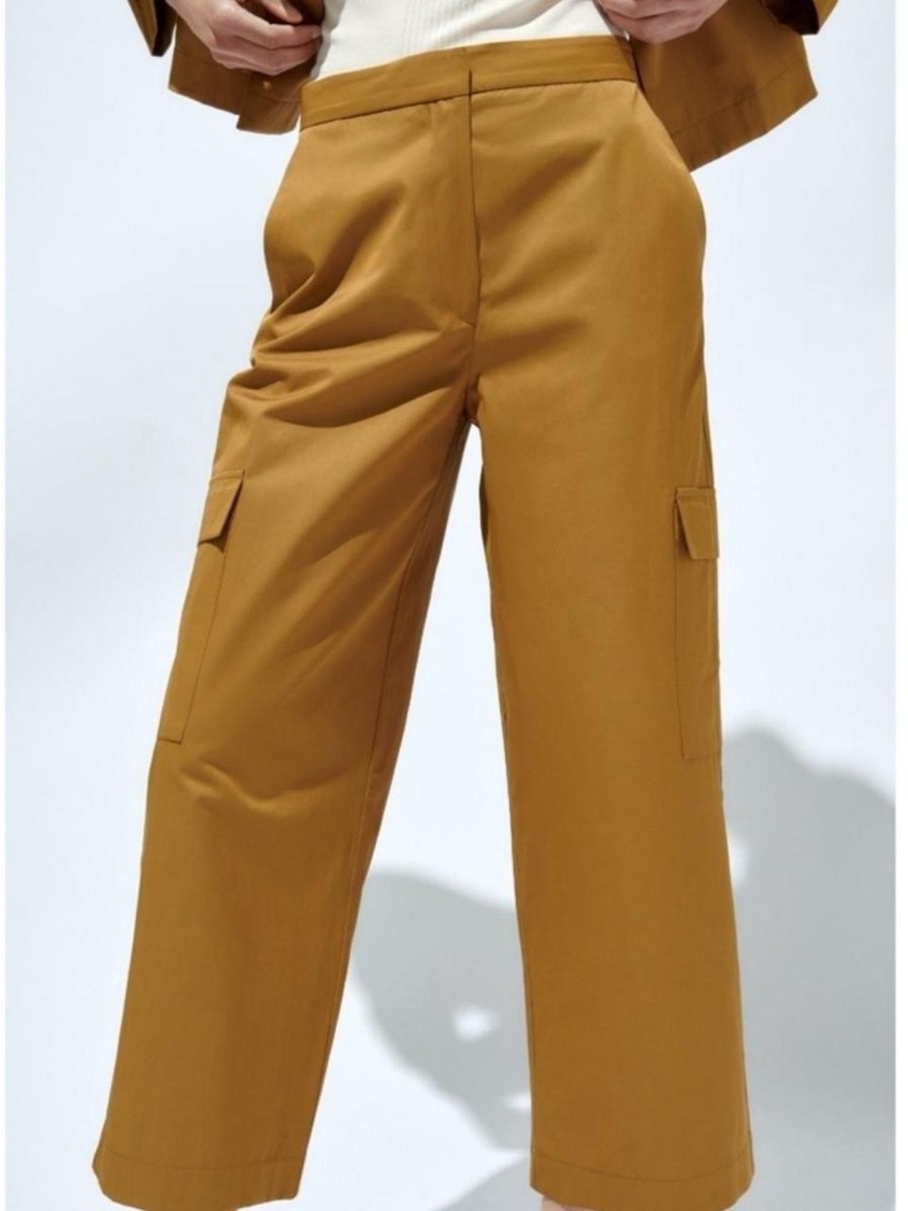 Zara Wide-Leg Cargo Pants in Mustard Brown